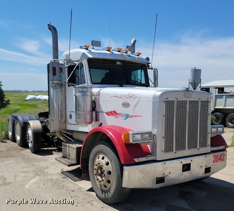 image for item NZ9987 1999 Peterbilt  379 semi truck