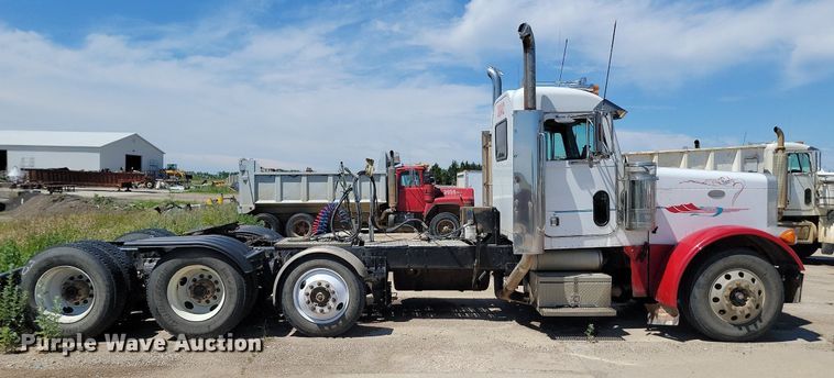 image for item NZ9987 1999 Peterbilt  379 semi truck