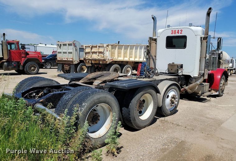image for item NZ9987 1999 Peterbilt  379 semi truck