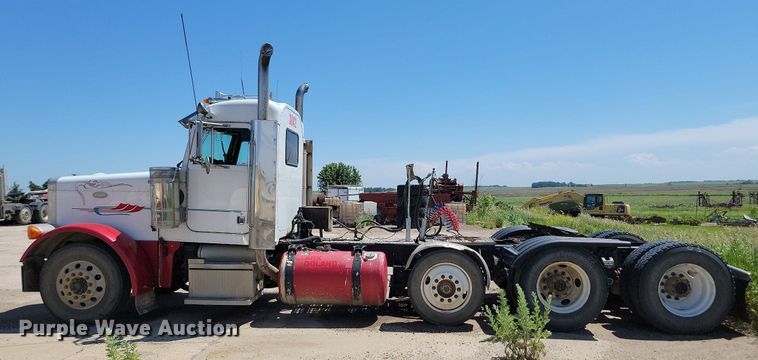 image for item NZ9987 1999 Peterbilt  379 semi truck