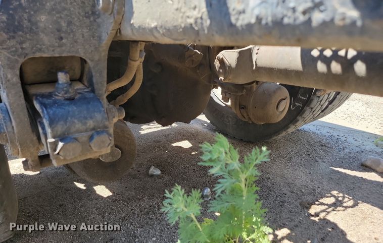 image for item NZ9987 1999 Peterbilt  379 semi truck