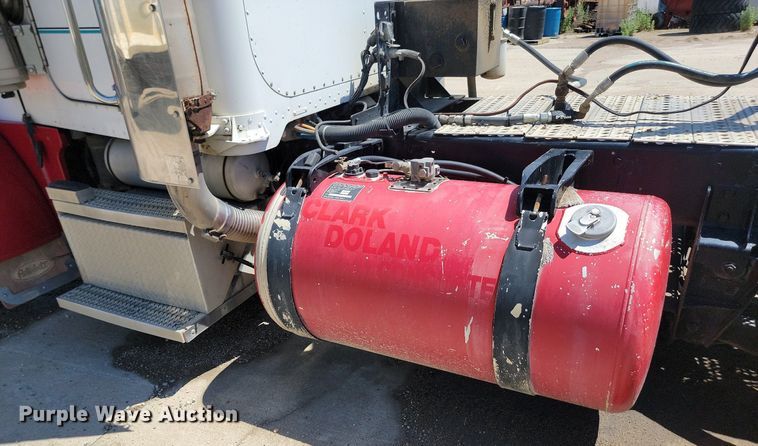 image for item NZ9987 1999 Peterbilt  379 semi truck