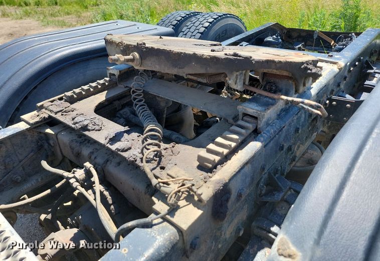 image for item NZ9987 1999 Peterbilt  379 semi truck