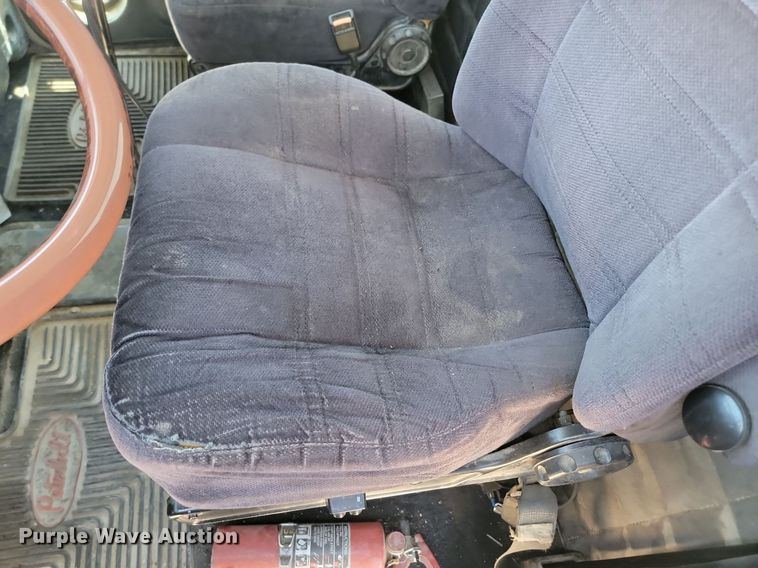 image for item NZ9987 1999 Peterbilt  379 semi truck