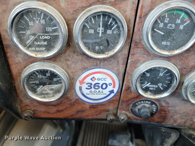 image for item NZ9987 1999 Peterbilt  379 semi truck