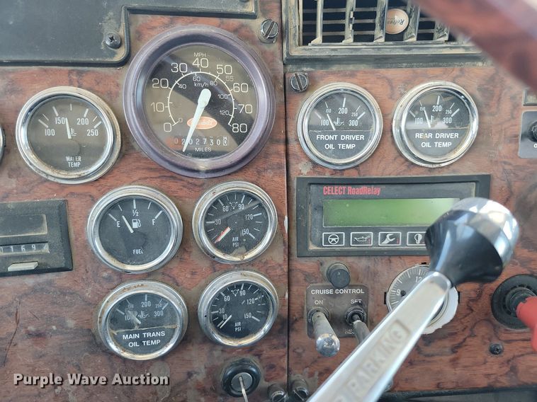 image for item NZ9987 1999 Peterbilt  379 semi truck