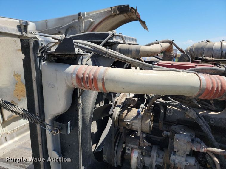 image for item NZ9987 1999 Peterbilt  379 semi truck