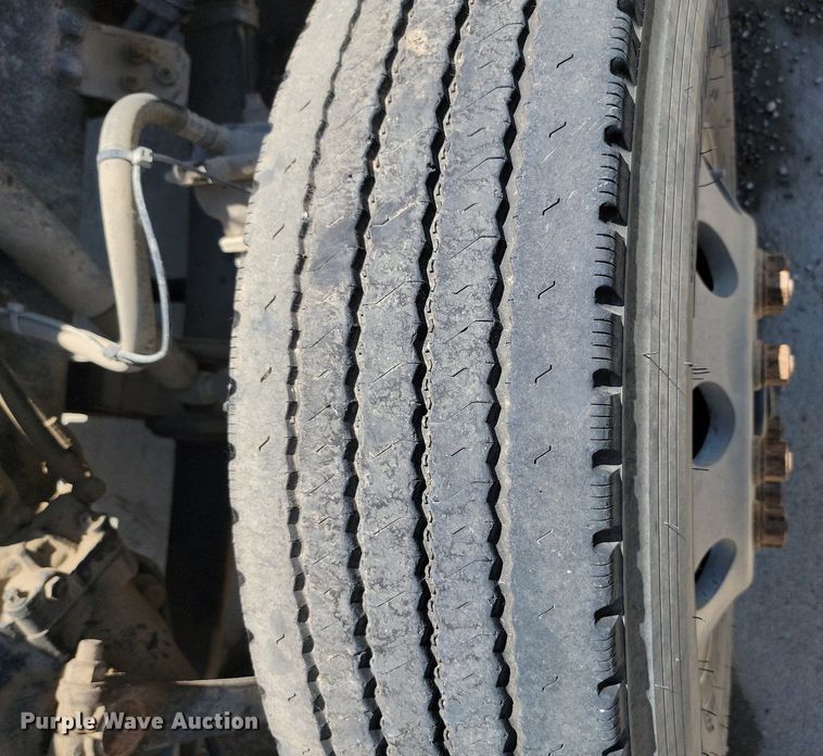 image for item NZ9987 1999 Peterbilt  379 semi truck