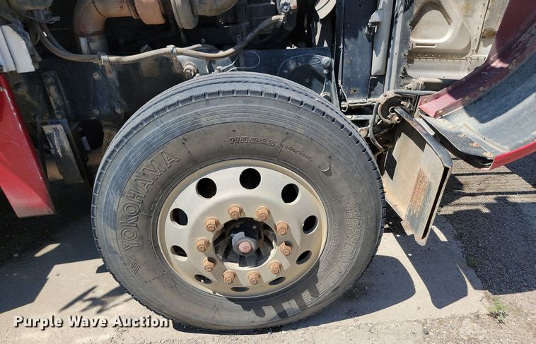 image for item NZ9987 1999 Peterbilt  379 semi truck