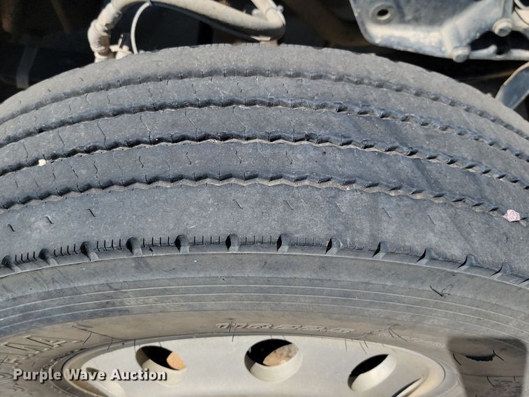 image for item NZ9987 1999 Peterbilt  379 semi truck