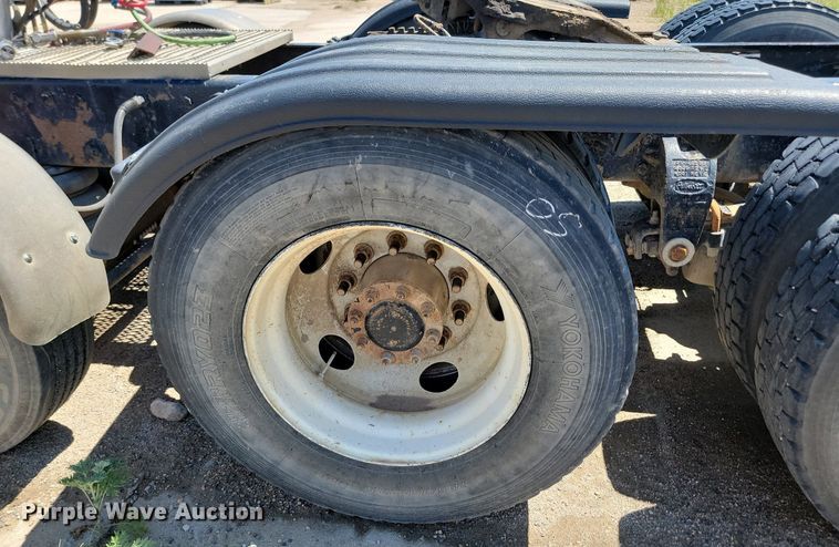 image for item NZ9987 1999 Peterbilt  379 semi truck