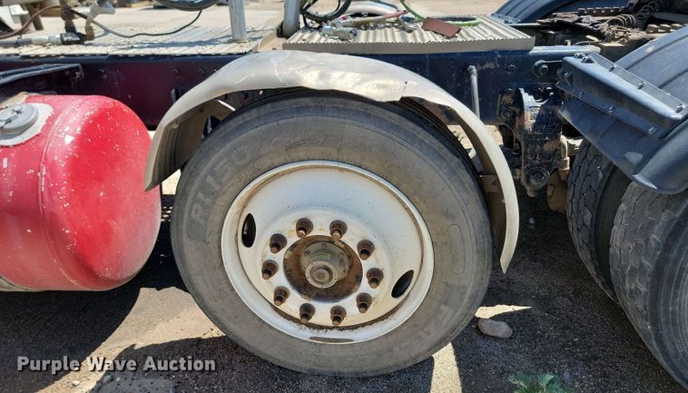 image for item NZ9987 1999 Peterbilt  379 semi truck