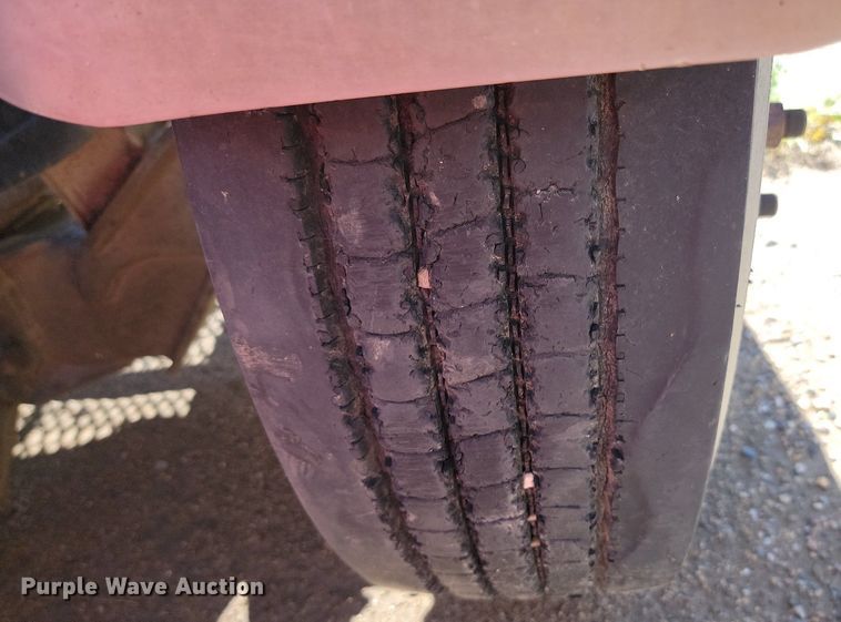 image for item NZ9987 1999 Peterbilt  379 semi truck