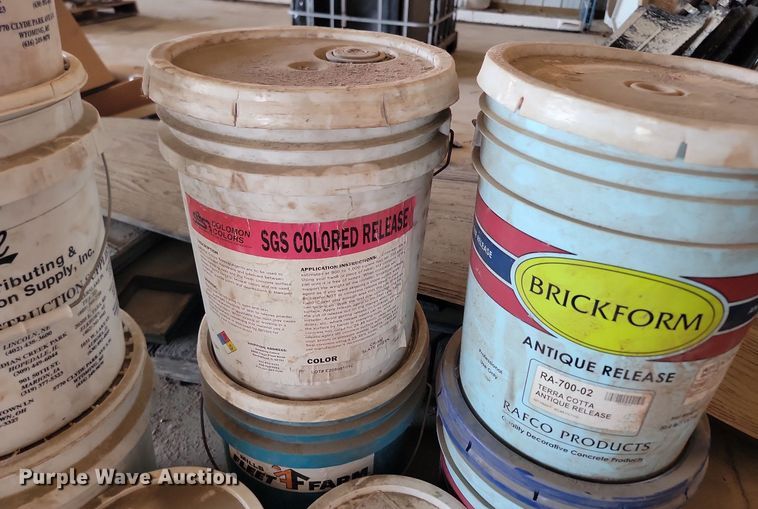 image for item NZ9993 Concrete equipment