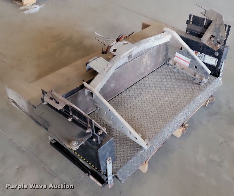 image for item NZ9995 Eagle Lift  EDL-60 end lift gate