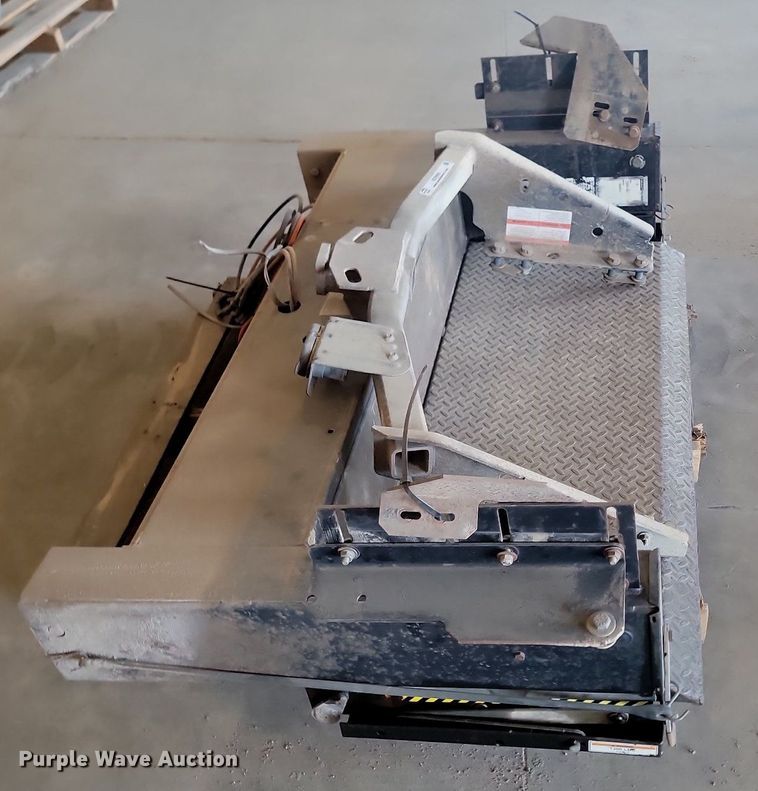 image for item NZ9995 Eagle Lift  EDL-60 end lift gate