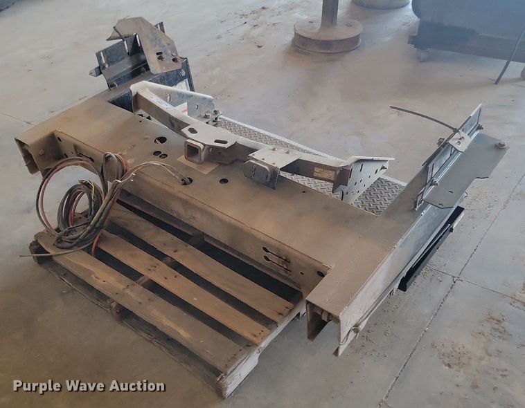 image for item NZ9995 Eagle Lift  EDL-60 end lift gate