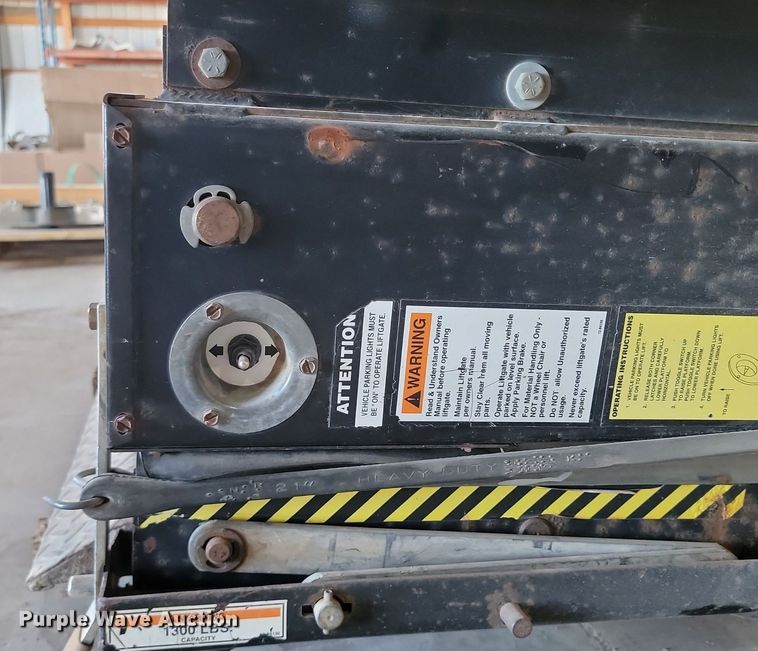 image for item NZ9995 Eagle Lift  EDL-60 end lift gate