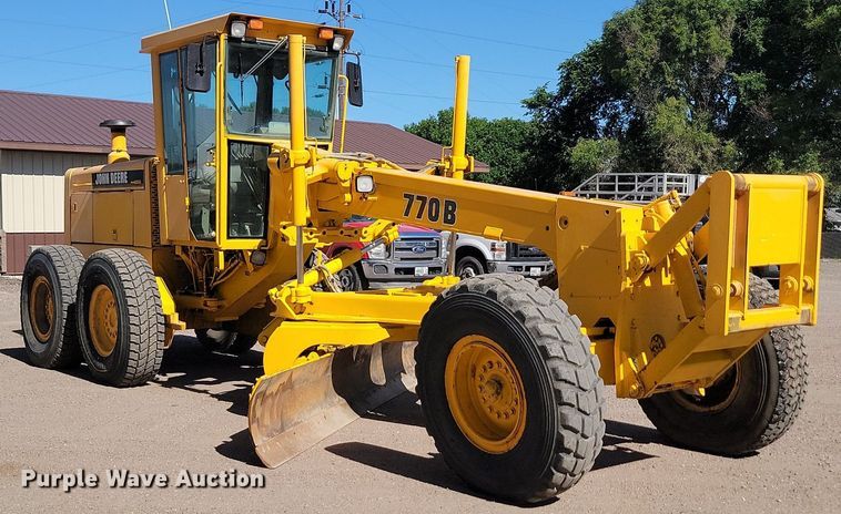 image for item OD9521 1991 John Deere 770B motor grader