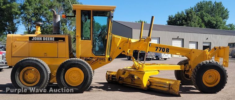 image for item OD9521 1991 John Deere 770B motor grader