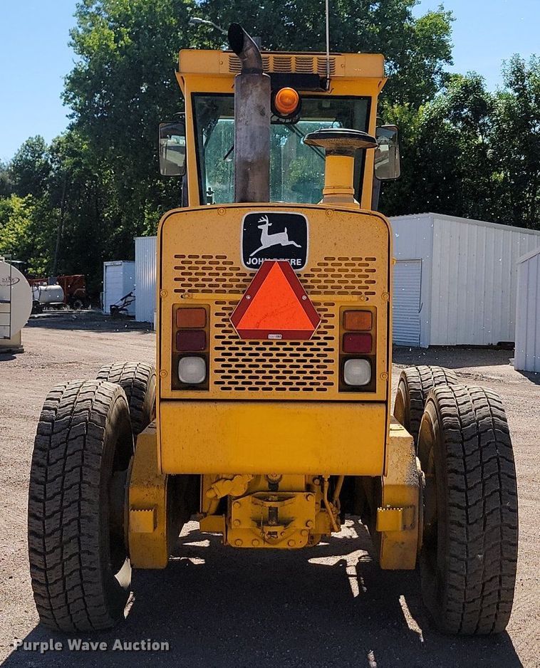 image for item OD9521 1991 John Deere 770B motor grader