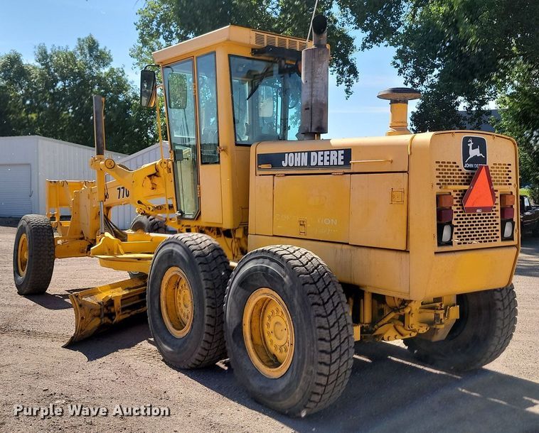 image for item OD9521 1991 John Deere 770B motor grader
