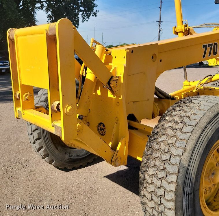 image for item OD9521 1991 John Deere 770B motor grader