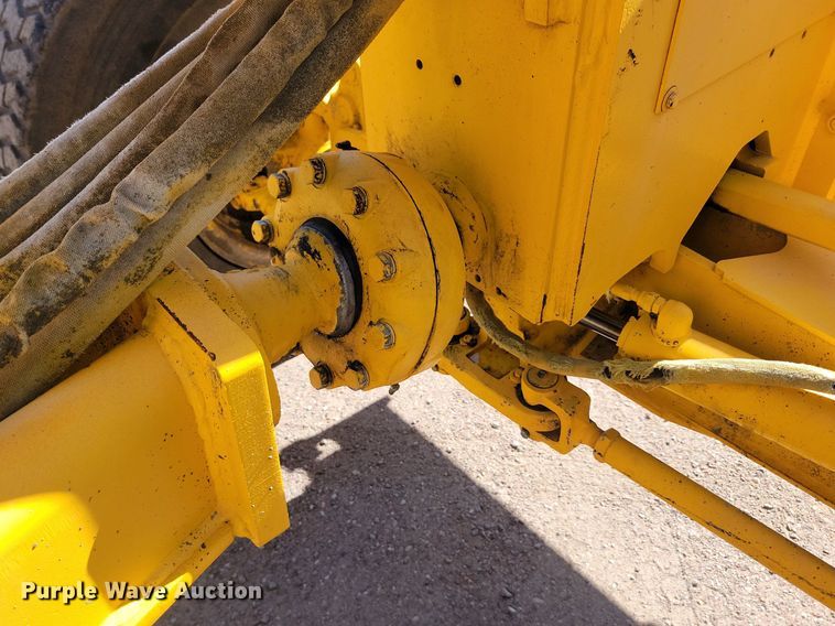 image for item OD9521 1991 John Deere 770B motor grader