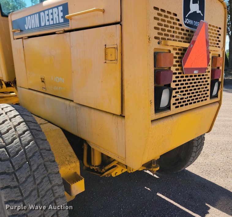 image for item OD9521 1991 John Deere 770B motor grader