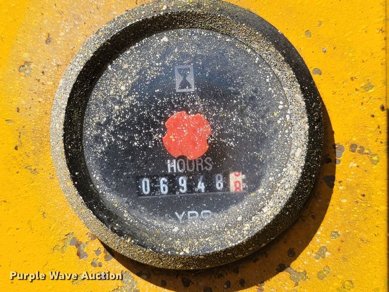 image for item OD9521 1991 John Deere 770B motor grader