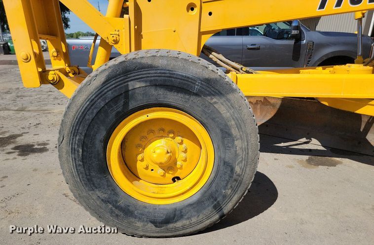 image for item OD9521 1991 John Deere 770B motor grader