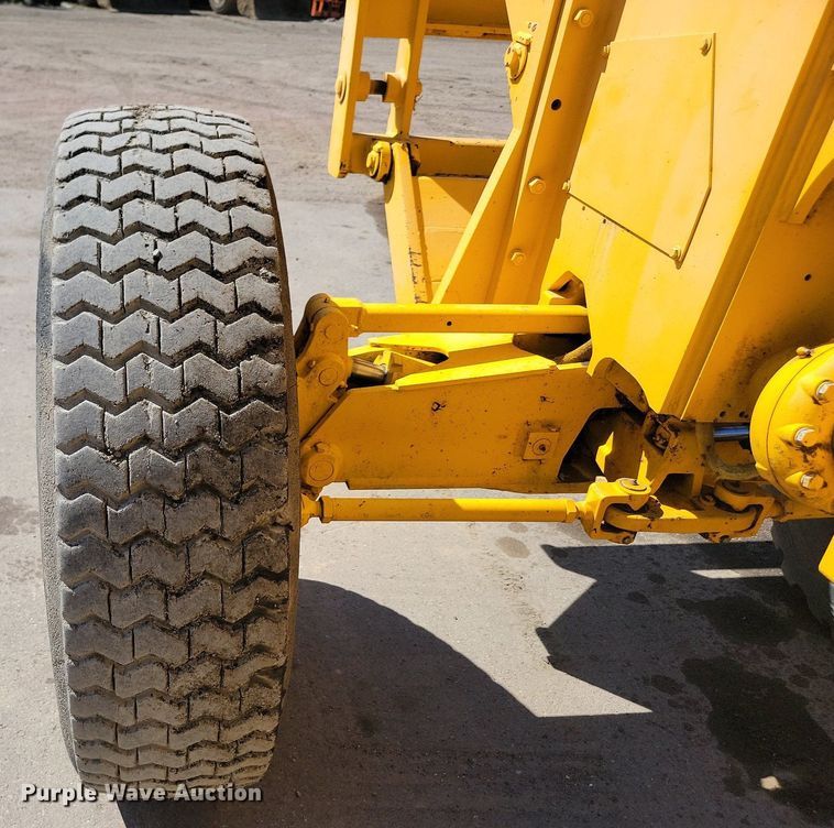 image for item OD9521 1991 John Deere 770B motor grader