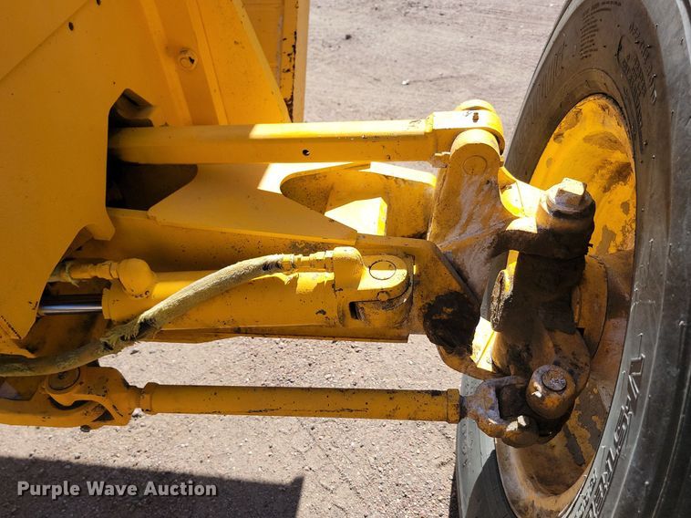 image for item OD9521 1991 John Deere 770B motor grader