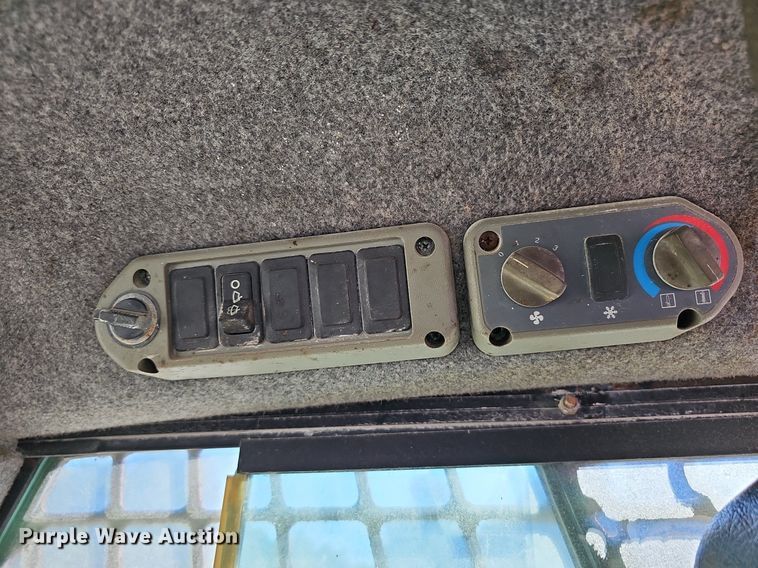 image for item OG9529 2008 Bobcat S175 skid steer loader