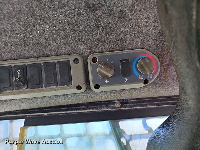 image for item OG9529 2008 Bobcat S175 skid steer loader