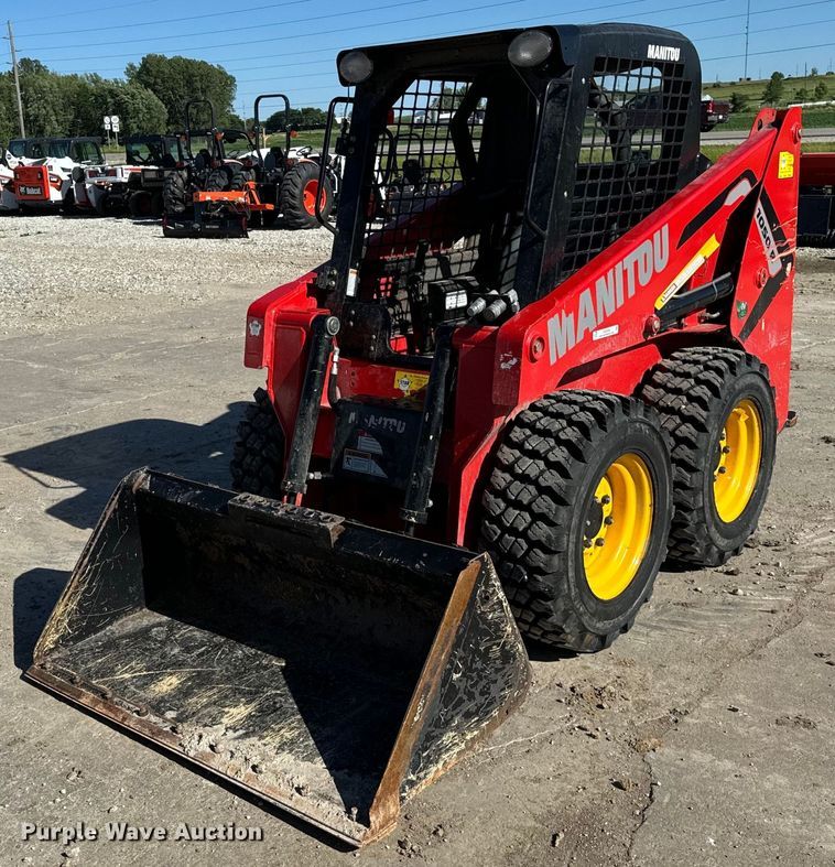 image for item OG9559 2022 Manitou 1050R skid steer loader
