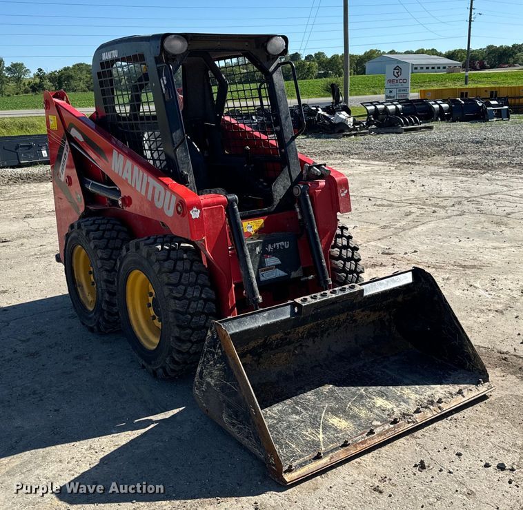 image for item OG9559 2022 Manitou 1050R skid steer loader