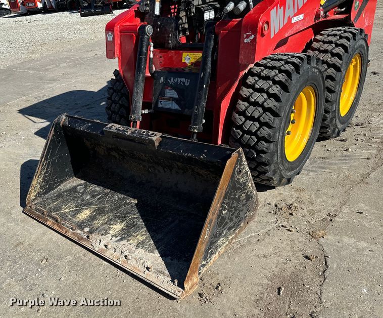 image for item OG9559 2022 Manitou 1050R skid steer loader