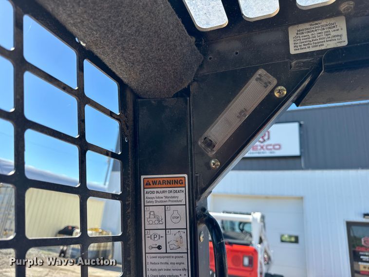 image for item OG9559 2022 Manitou 1050R skid steer loader