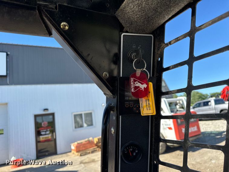 image for item OG9559 2022 Manitou 1050R skid steer loader