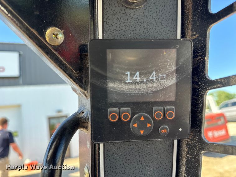 image for item OG9559 2022 Manitou 1050R skid steer loader