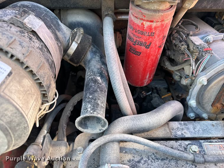 image for item OG9559 2022 Manitou 1050R skid steer loader