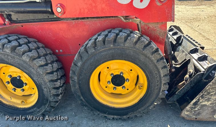 image for item OG9559 2022 Manitou 1050R skid steer loader