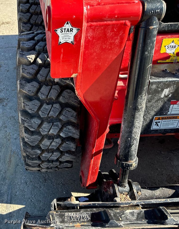 image for item OG9559 2022 Manitou 1050R skid steer loader