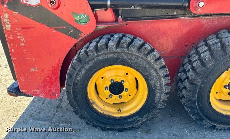 image for item OG9559 2022 Manitou 1050R skid steer loader