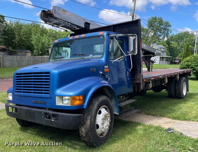 image for item OG9982 2000 International  4700 shingle conveyor truck