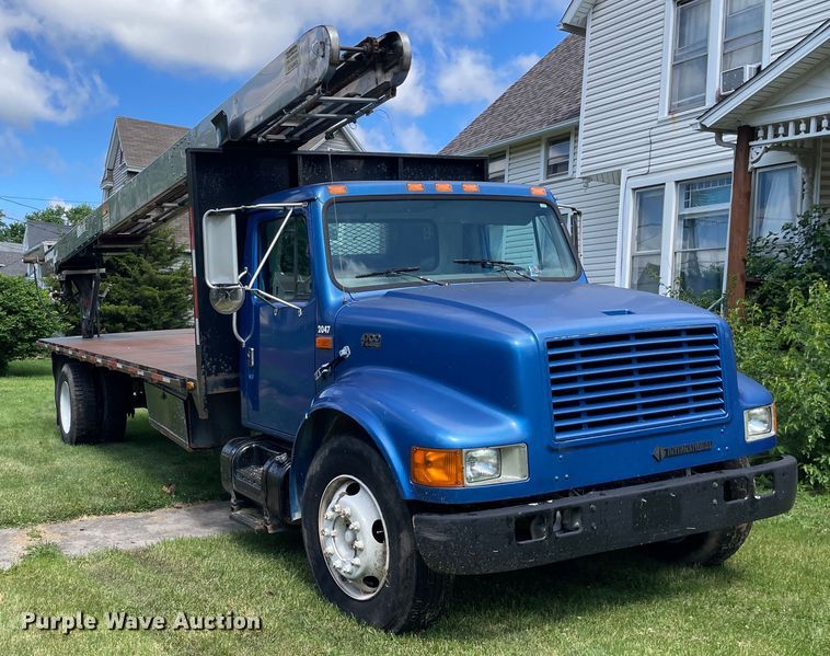 image for item OG9982 2000 International  4700 shingle conveyor truck