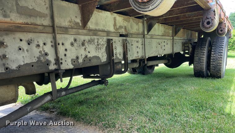 image for item OG9982 2000 International  4700 shingle conveyor truck