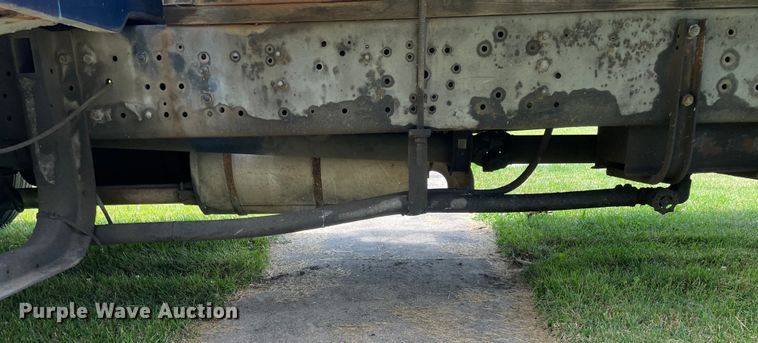 image for item OG9982 2000 International  4700 shingle conveyor truck