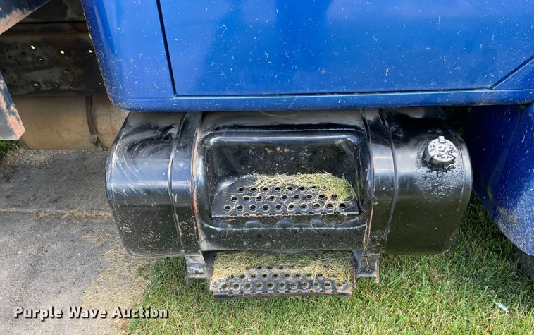 image for item OG9982 2000 International  4700 shingle conveyor truck